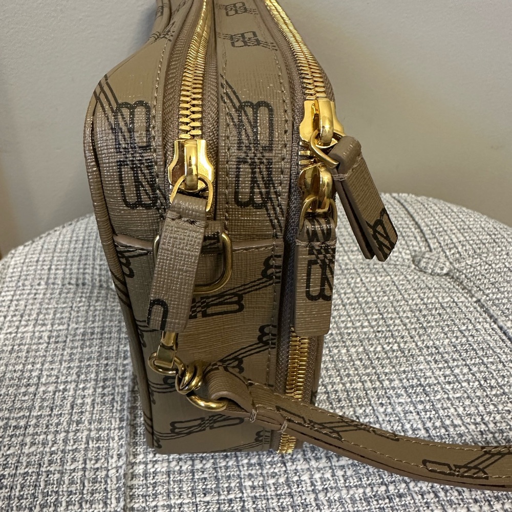 Balenciaga Monogram Bag with Black Logo Pattern - Picture 4 of 11
